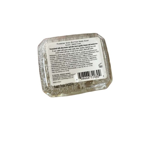 New Michel Design Works Foaming Shea Butter Hand Soap 17.8 Oz. - Deck the Halls - Picture 3 of 4